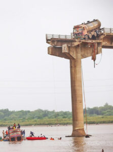 “Gujarat Vadodara Bridge Collapse Tragedy 2025”